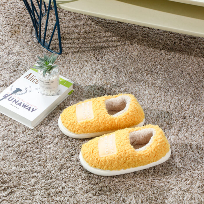 0Y8A1857 Γυναικείες Βαμβακερές Παντόφλες με Κάλυμμα Πτέρνας και Μεγάλη Λευκή Ετικέτα – Κίτρινο, Μέγεθος 38-39 - Image 1