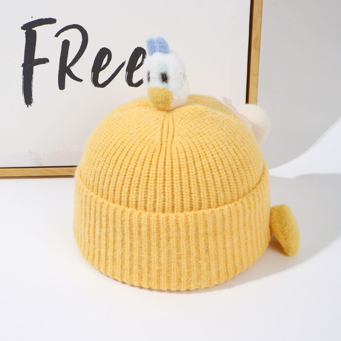 2L3A6371 Παιδικό σκουφάκι “Χαριτωμένη Πάπια” – Ανοιχτό κίτρινο - Image 1