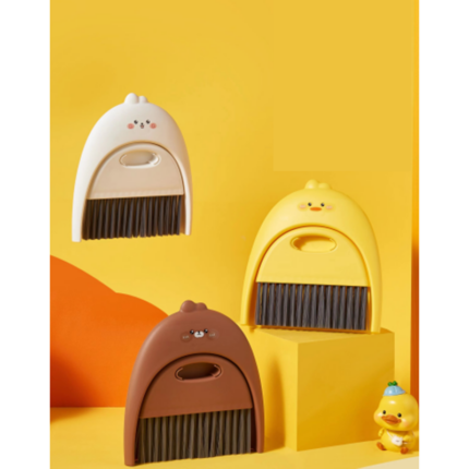 Χαριτωμένη βούρτσα γραφείου σε σχήμα πάπιας – ιδανική για καθαρισμό επιφάνειας.