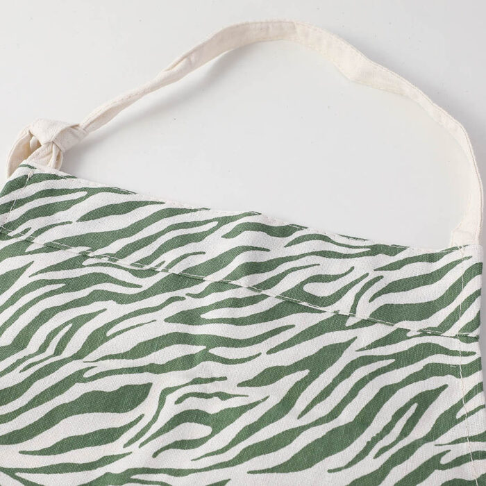 0Y8A0355 Ποδιά με σχέδιο ζέβρας και τιράντες - Image 1