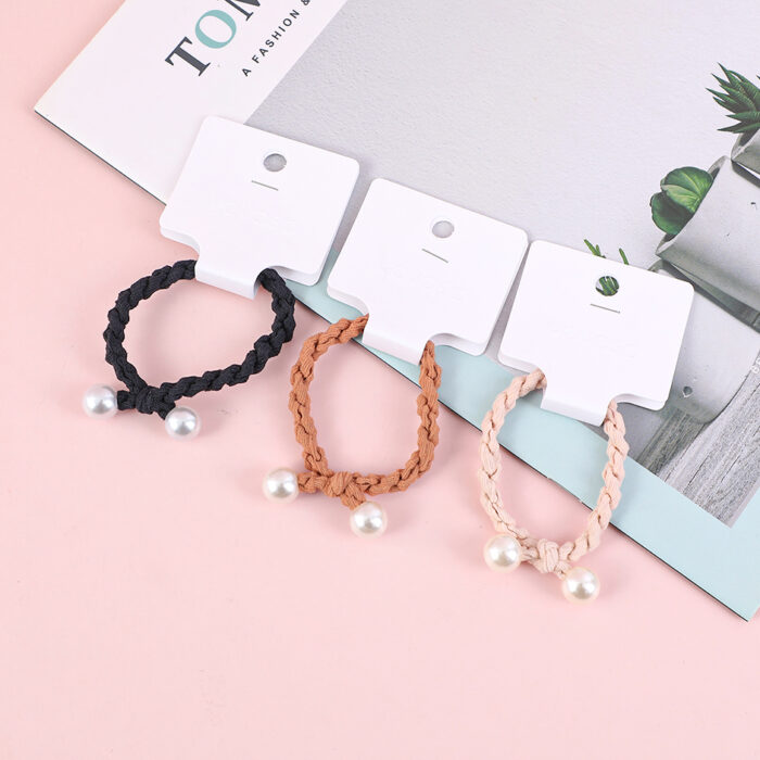 2L3A0743 Πλεκτά Λαστιχάκια Μαλλιών με Μαργαριτάρια - Image 1