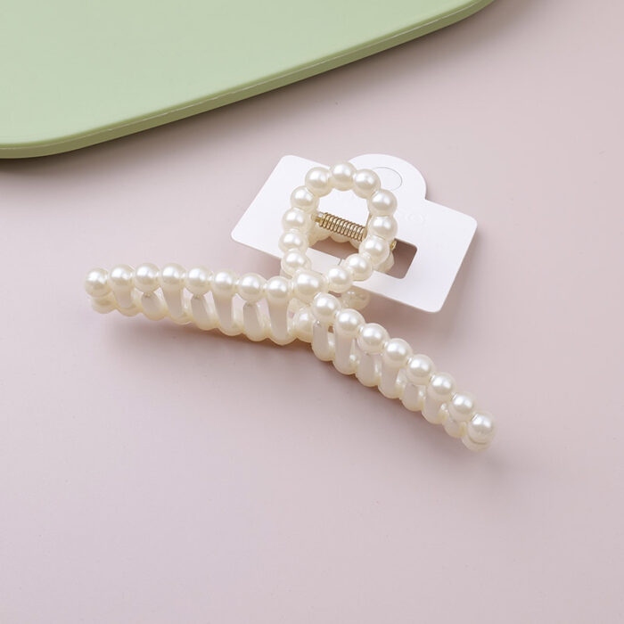 P1017720 Ακρυλικό Κλάμερ Μαλλιών – Σταυρωτό Σχέδιο με Πέρλες - Image 1